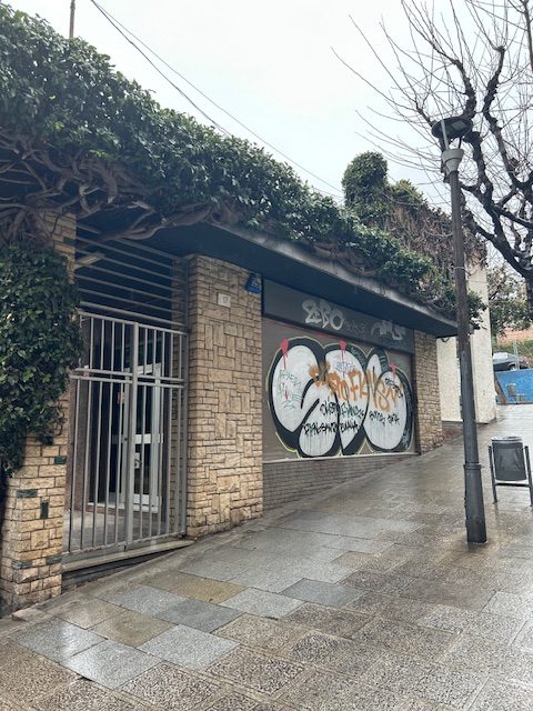 graffiti on wall in Barcelona